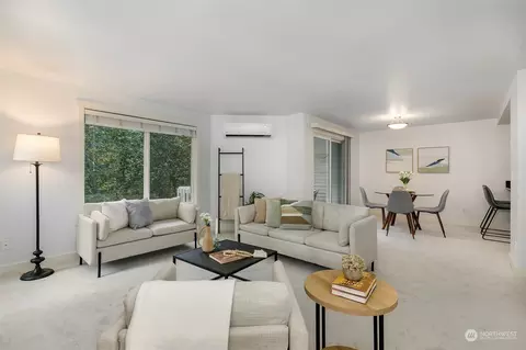 4519 125th Ave SE #301, Bellevue, WA 98006