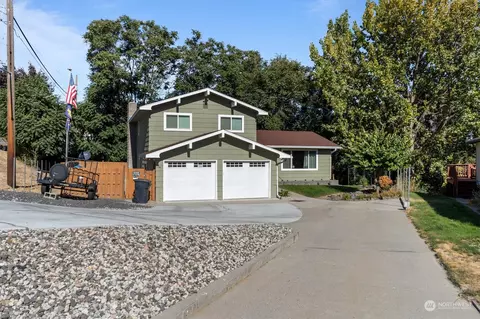124 Hillcrest Ave, Electric City, WA 99123