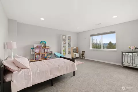 Bedroom - 8212 172nd Ave E, Sumner, WA 98390 photo 3 of 8