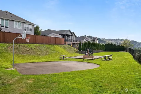 Exterior - 8212 172nd Ave E, Sumner, WA 98390 photo 8 of 8