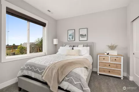 Bedroom - 8212 172nd Ave E, Sumner, WA 98390 photo 1 of 8