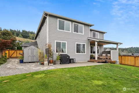 Exterior - 8212 172nd Ave E, Sumner, WA 98390 photo 6 of 8