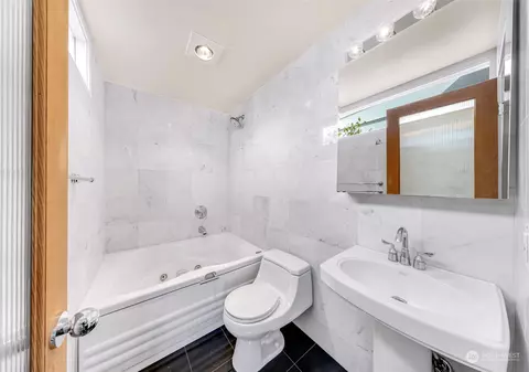 1111 E John St #7, Seattle, WA 98102 photo 17