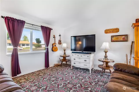 440 E Othello St, Othello, WA 99344 photo 8