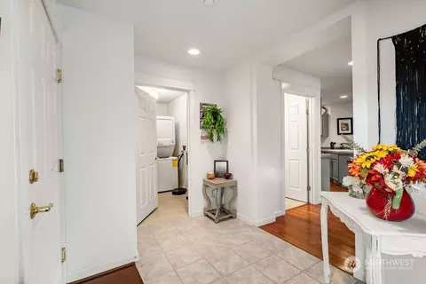 Entry Way - 321 E Soderberg Rd #B4, Allyn, WA 98524 photo 2 of 2