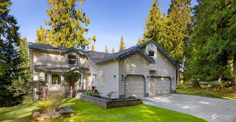 8 Swallow Cir, Bellingham, WA 98229