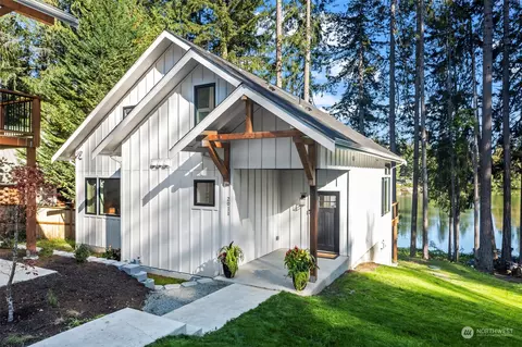 2011 194th Ave SW, Lakebay, WA 98349
