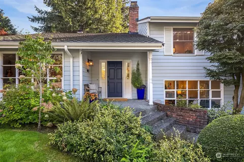 8417 SE 35th St, Mercer Island, WA 98040