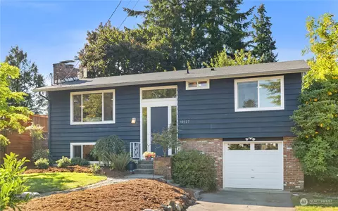 10427 41st Ave SW, Seattle, WA 98146