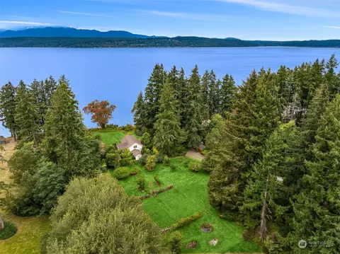 221 NE Oyster Point Dr, Poulsbo, WA 98370