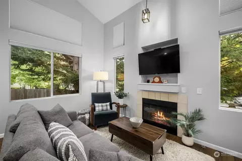 22770 SE 242nd St, Maple Valley, WA 98038