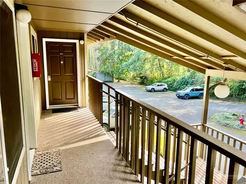 Exterior - 172 Lovers Ln #B201, Eastsound, WA 98245 photo 2 of 4