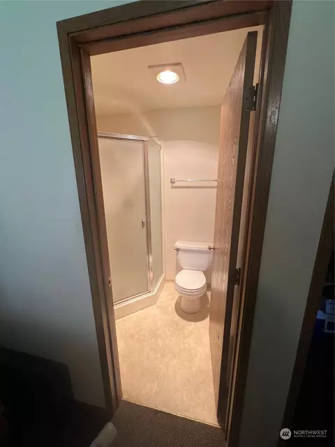 Bath - 172 Lovers Ln #B201, Eastsound, WA 98245 photo 1 of 1