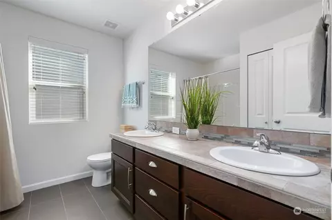 Bath - 3533 198th St SE, Bothell, WA 98012 photo 3 of 3