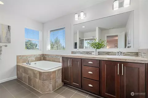 Bath - 3533 198th St SE, Bothell, WA 98012 photo 1 of 3
