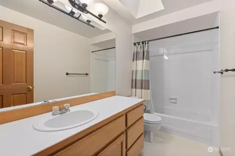 Bath - 15631 27th Dr SE, Mill Creek, WA 98012 photo 4 of 4