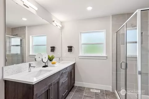 Bath - 4129 163rd St SE, Bothell, WA 98012 photo 6 of 6