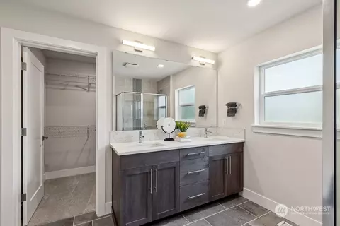 Bath - 4129 163rd St SE, Bothell, WA 98012 photo 3 of 6