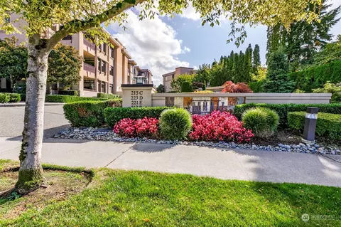 223 5th Ave S #D301, Kirkland, WA 98033