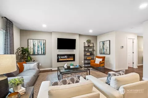 Living - 9594 7th Ave SE, Everett, WA 98208 photo 3 of 3