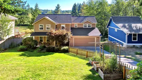 13707 NW Coho Run, Bremerton, WA 98312