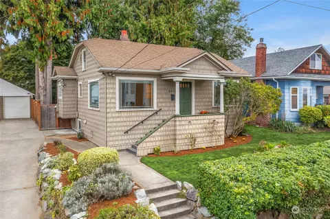 3018 NW 69th St, Seattle, WA 98117
