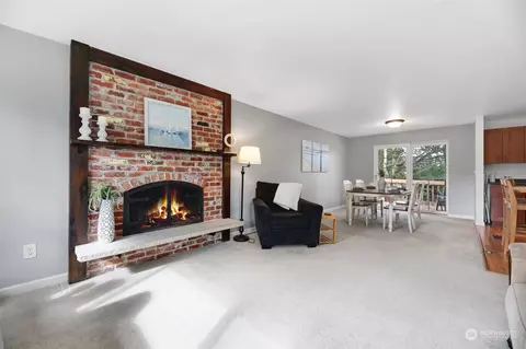 Living - 525 222 St SW, Bothell, WA 98021 photo 2 of 2