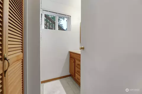 Bath - 525 222 St SW, Bothell, WA 98021 photo 3 of 3