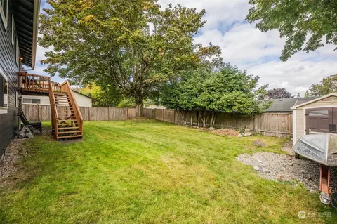 Exterior - 525 222 St SW, Bothell, WA 98021 photo 4 of 7