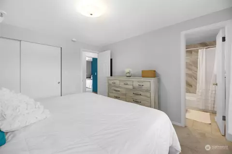 Bedroom - 525 222 St SW, Bothell, WA 98021 photo 4 of 4