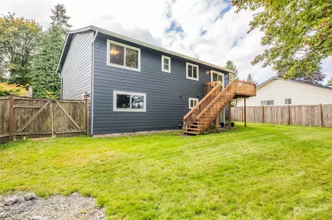 Exterior - 525 222 St SW, Bothell, WA 98021 photo 5 of 7