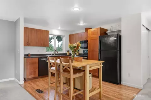 Kitchen - 525 222 St SW, Bothell, WA 98021 photo 1 of 2