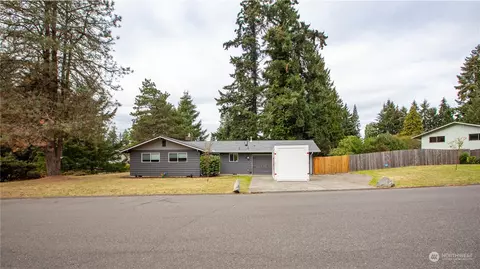6804 4th Way SE, Lacey, WA 98503