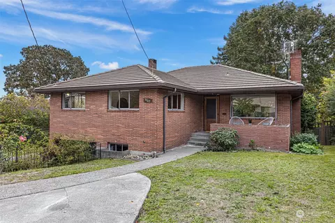5709 S Upland Rd, Seattle, WA 98118
