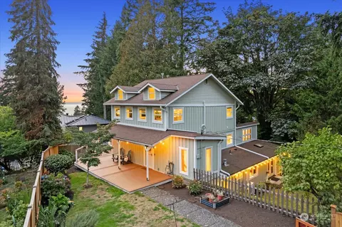 15908 68th Ave W, Edmonds, WA 98026