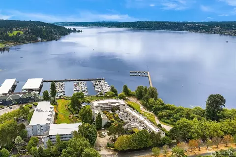 6121 NE 175th St #C102, Kenmore, WA 98028