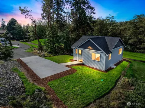 4980 Silverwood Ln, Freeland, WA 98249