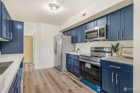 Kitchen - 1825 Walnut St #B, Everett, WA 98201 photo 1 of 5