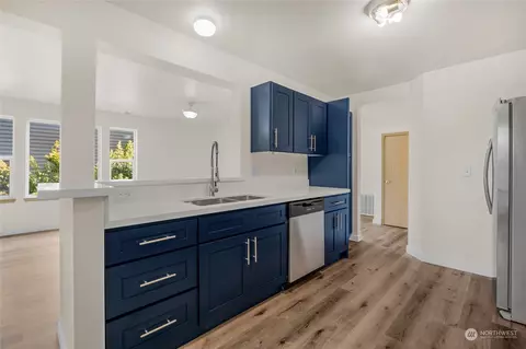 Kitchen - 1825 Walnut St #B, Everett, WA 98201 photo 2 of 5