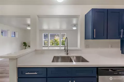 Kitchen - 1825 Walnut St #B, Everett, WA 98201 photo 4 of 5