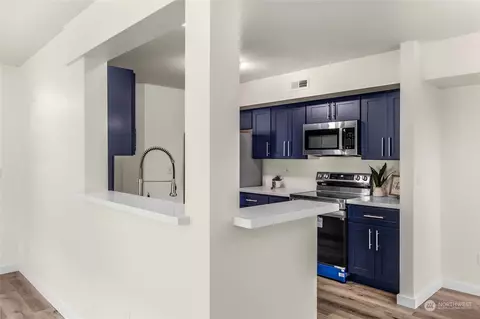 Kitchen - 1825 Walnut St #B, Everett, WA 98201 photo 5 of 5