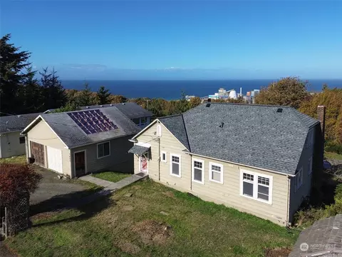 1634 W 4th St, Port Angeles, WA 98363