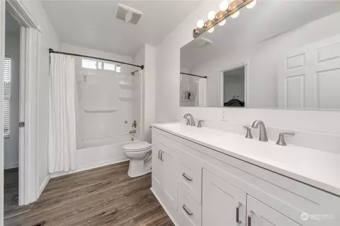 Bath - 19125 Orting Kapowsin Hwy E, Orting, WA 98360 photo 1 of 2