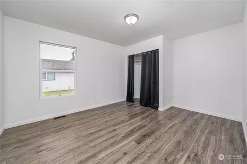 Bedroom - 19125 Orting Kapowsin Hwy E, Orting, WA 98360 photo 2 of 2