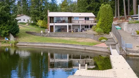 7335 Holmes Island Rd SE, Lacey, WA 98503