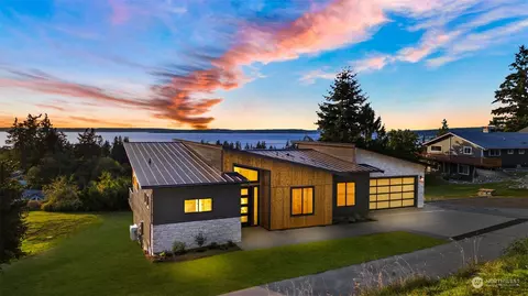 953 Rocky Ter, Camano Island, WA 98282