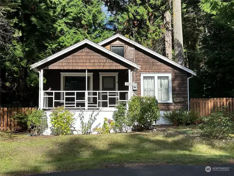 3321 Walnut Ct, Camano Island, WA 98282