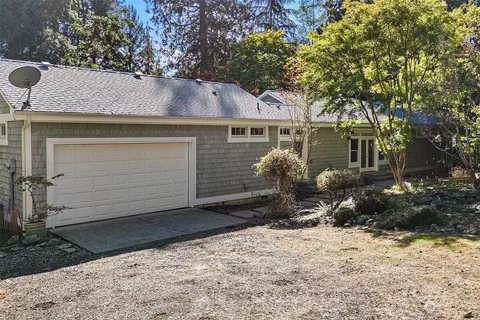 820 E Stadium Beach Rd W, Grapeview, WA 98546