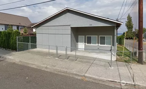 832 3rd St, Mukilteo, WA 98275