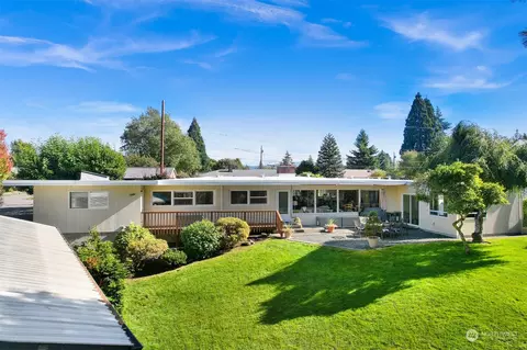 3033 Lynn St, Bellingham, WA 98225